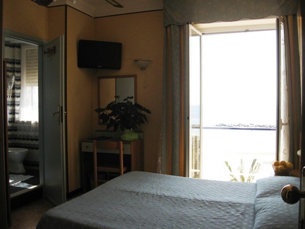 Hotel Svizzera อาร์มา ดิ ตัจจา ภายนอก รูปภาพ